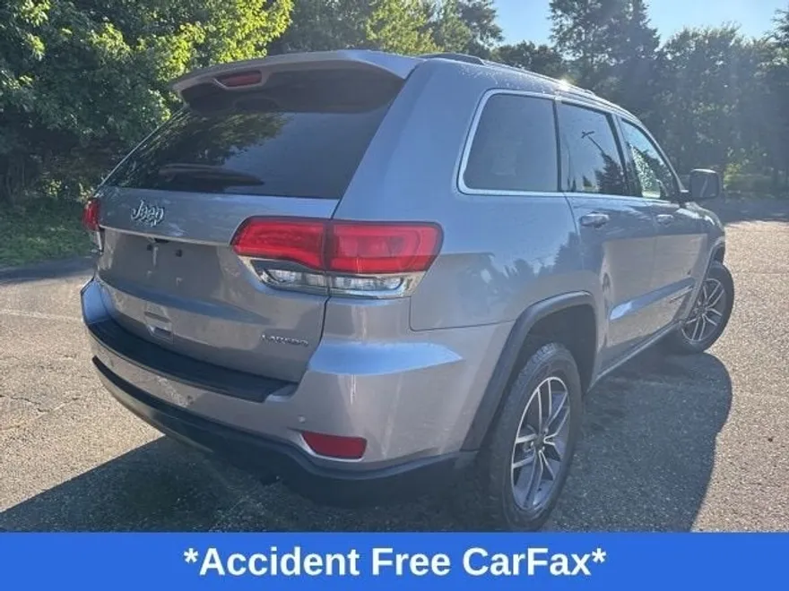 2019 Jeep Grand Cherokee Laredo E photo 1