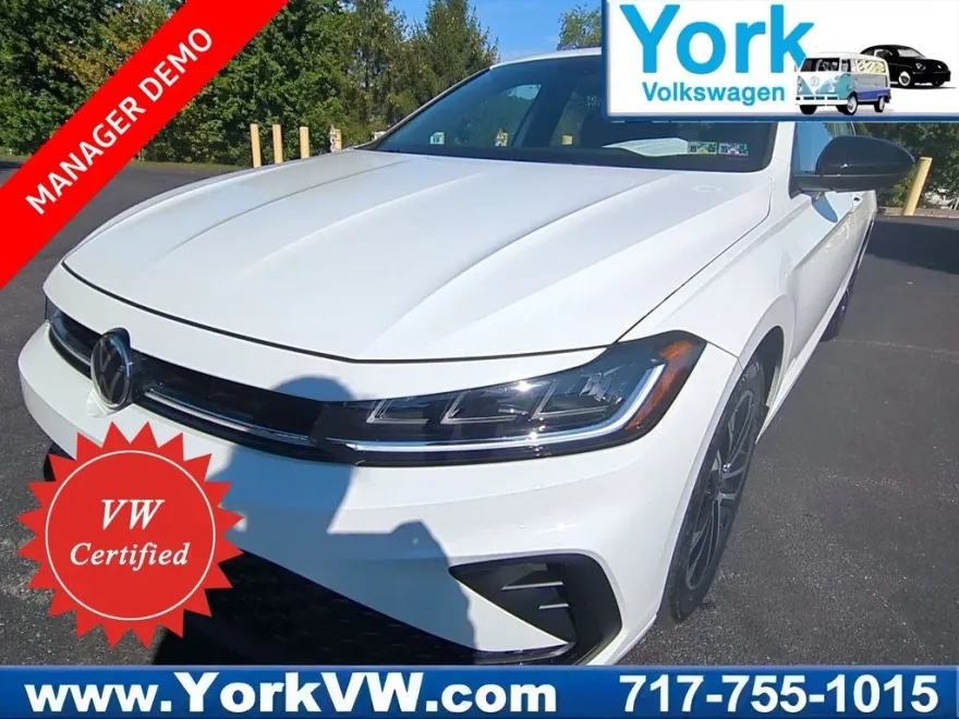 2025 Volkswagen Jetta 1.5T Sport photo 1