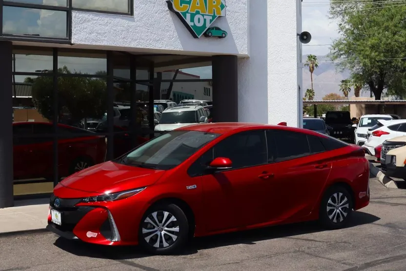 2020 Toyota Prius Prime XLE photo 1