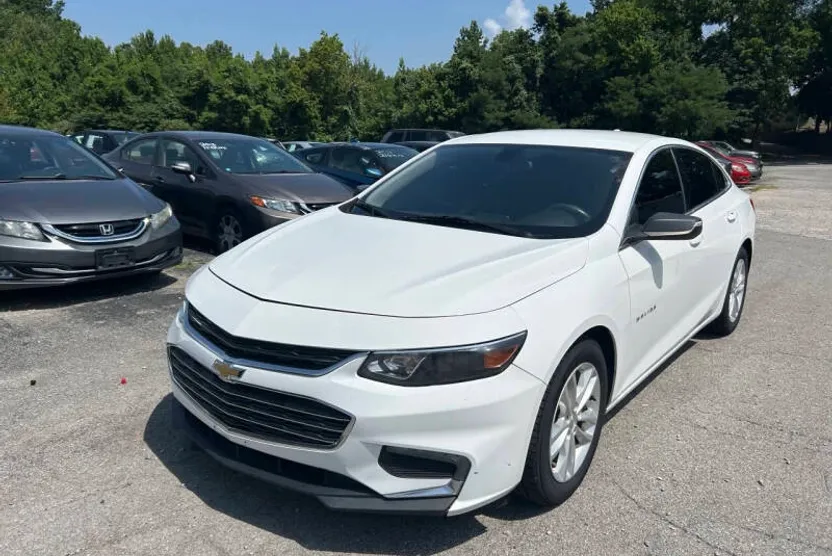 2018 Chevrolet Malibu 1LT photo 1