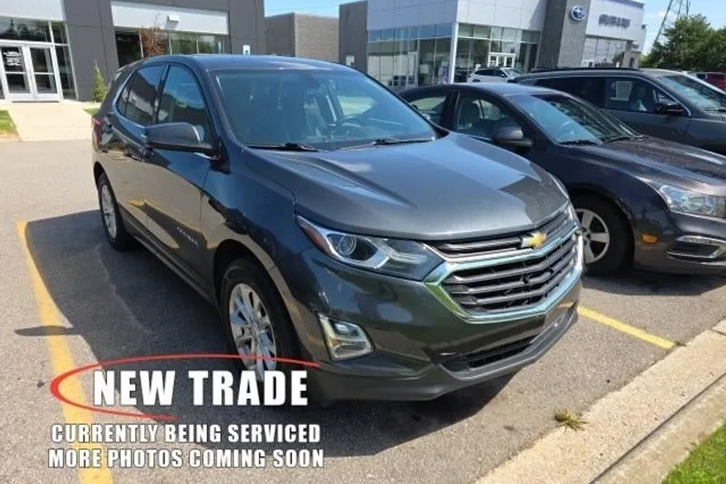2018 Chevrolet Equinox LT photo 1