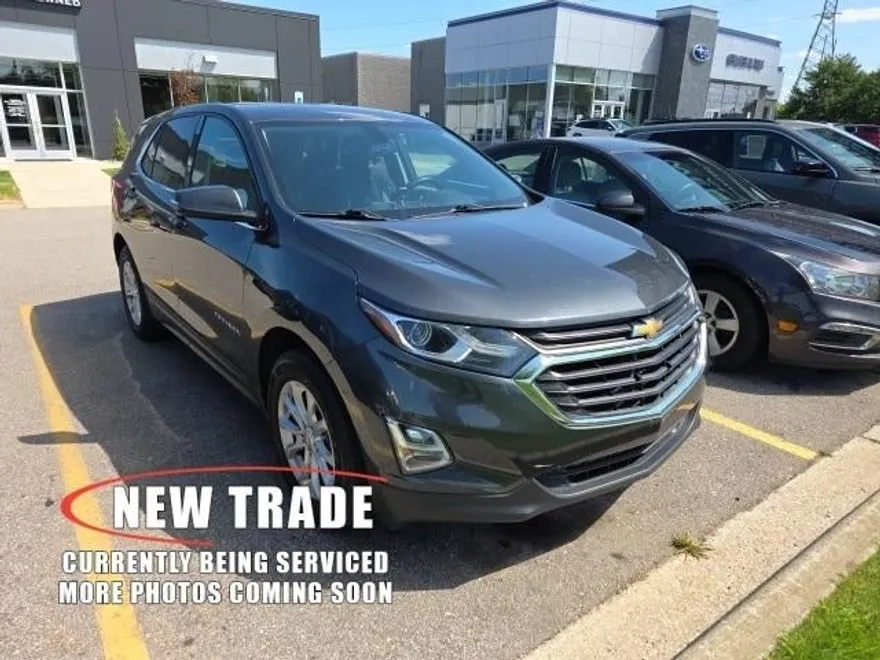 2018 Chevrolet Equinox LT photo 1