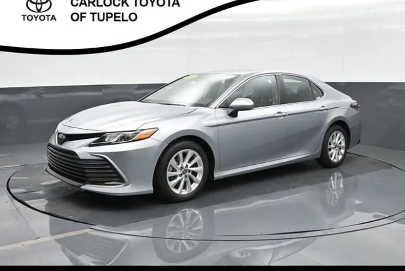 2024 Toyota Camry LE photo 1