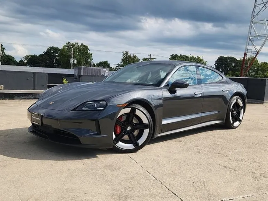 2025 Porsche Taycan 4S photo 1