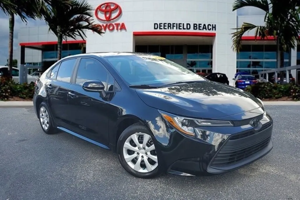 2024 Toyota Corolla LE photo 1