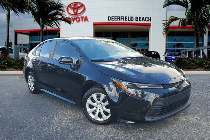2024 Toyota Corolla LE photo 1