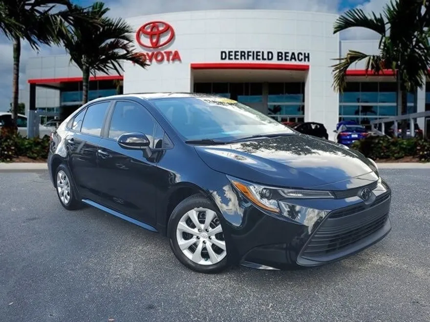 2024 Toyota Corolla LE photo 1