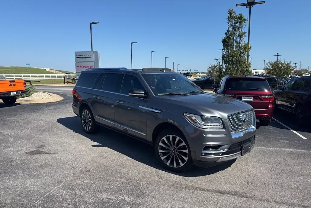 2021 Lincoln Navigator L Reserve photo 1