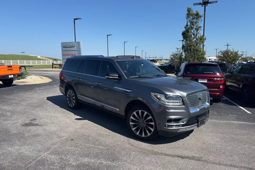2021 Lincoln Navigator L Reserve photo 1
