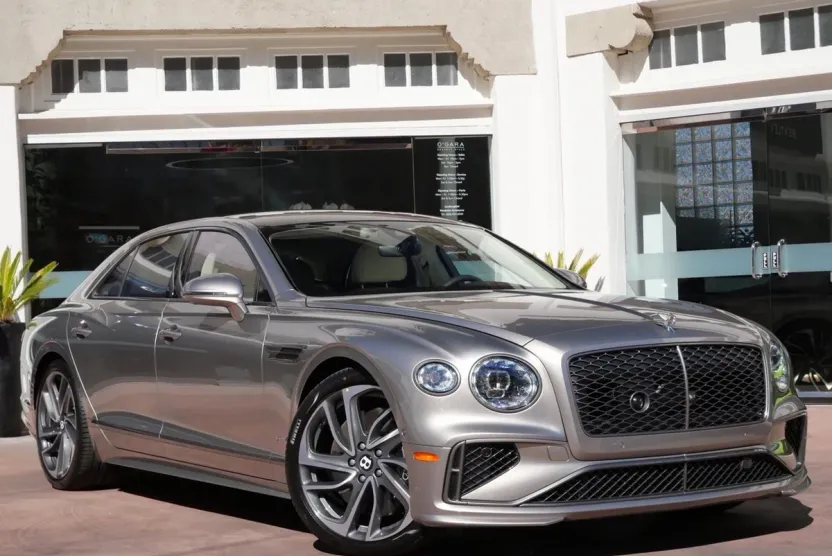 2025 Bentley Flying Spur Speed photo 1