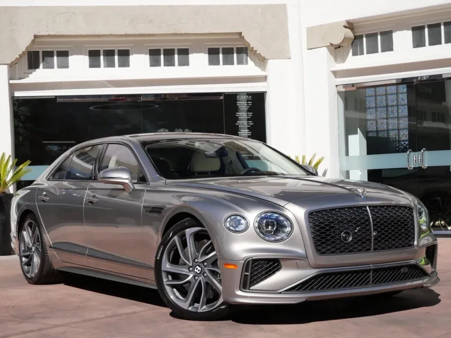2025 Bentley Flying Spur Speed photo 1