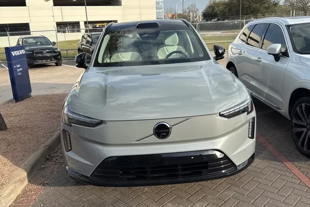 2025 Volvo EX90 Twin Motor Ultra photo 1