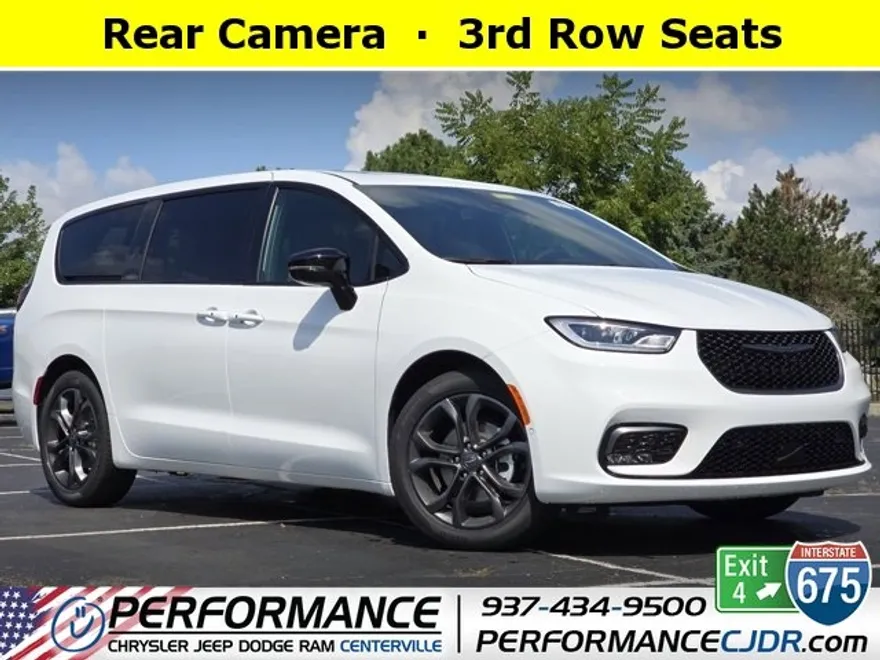 2026 Chrysler Pacifica photo 1