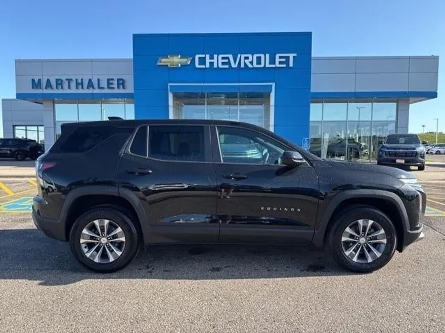2026 Chevrolet Equinox LT photo 1
