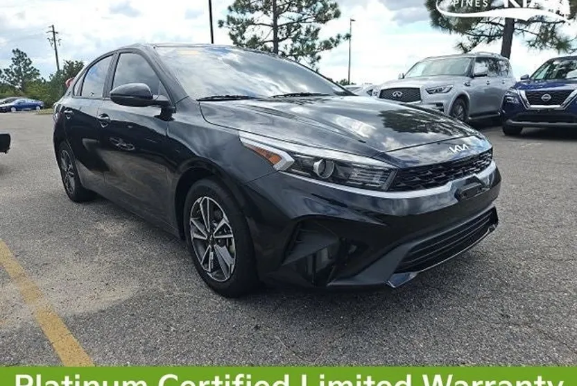 2022 Kia Forte FE LXS photo 1