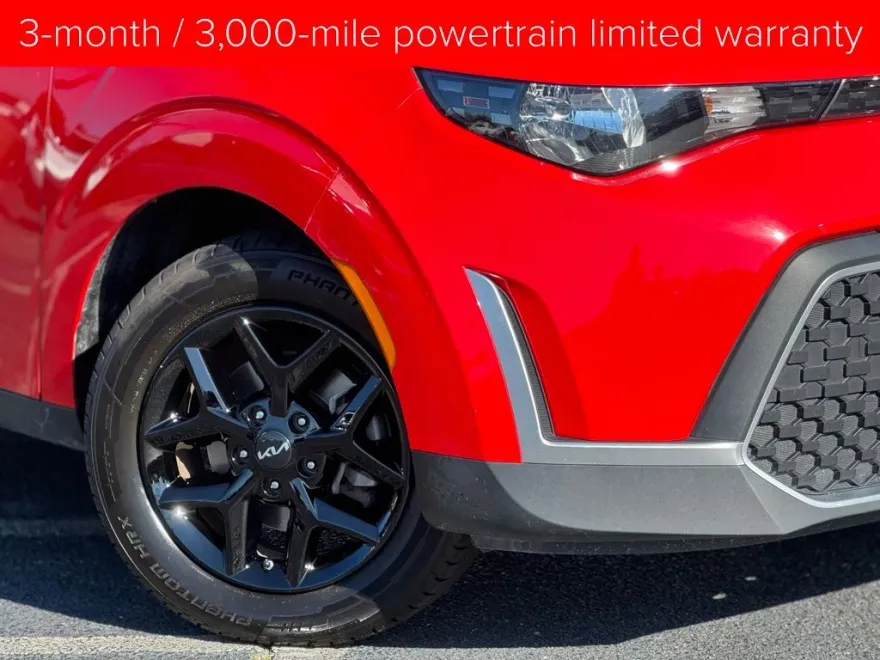 2023 Kia Soul LX photo 1