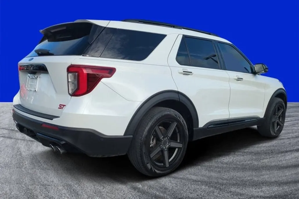 2020 Ford Explorer ST photo 1