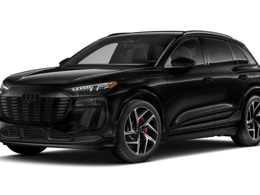 2025 Audi e-tron Premium photo 1