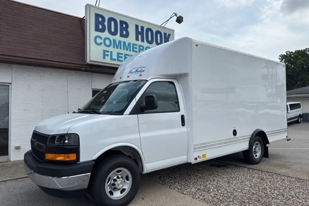 2025 Chevrolet Express 3500 Cutaway Van photo 1