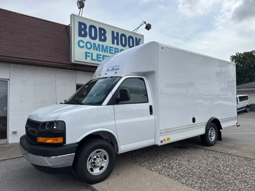 2025 Chevrolet Express 3500 Cutaway Van photo 1