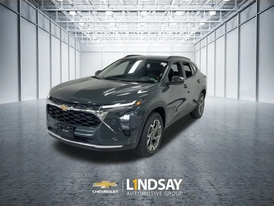 2026 Chevrolet Trax LT photo 1