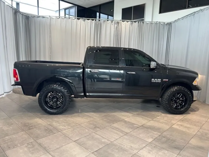 2016 Ram 1500 Laramie photo 1