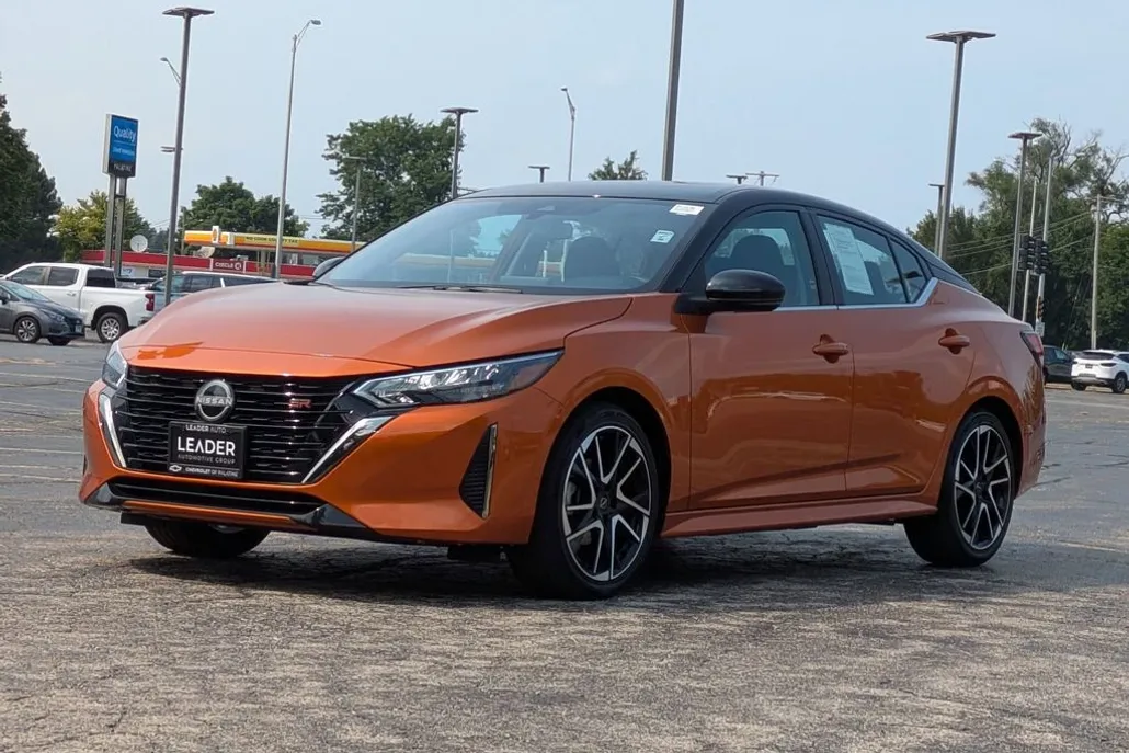 2024 Nissan Sentra SR photo 1