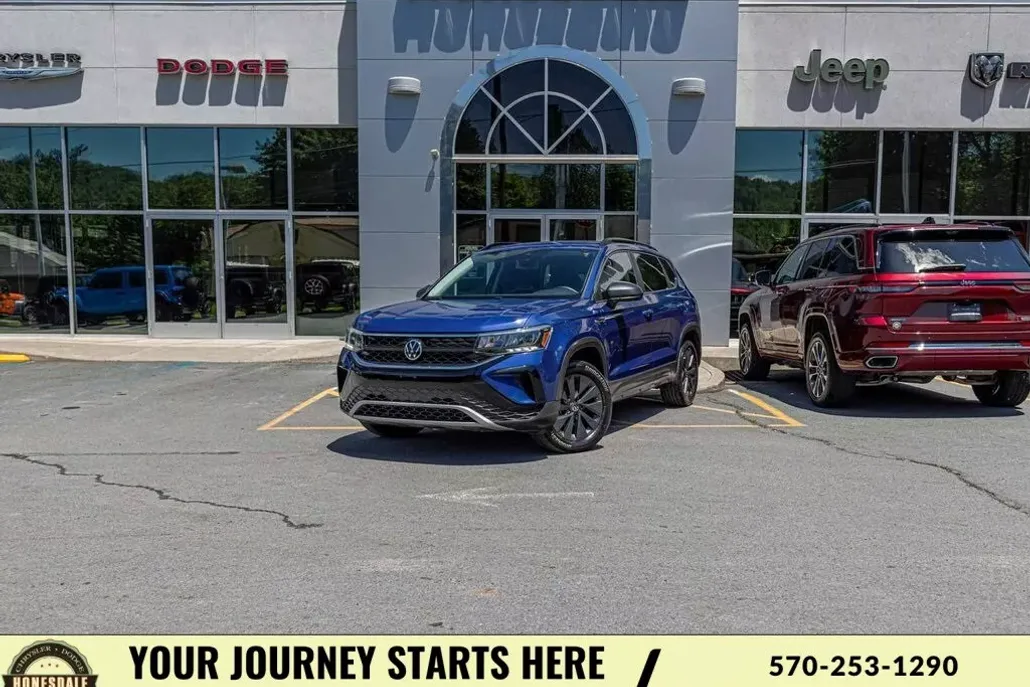 2022 Volkswagen Taos S photo 1