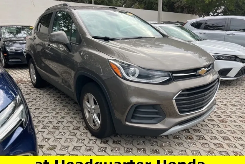 2021 Chevrolet Trax LT photo 1