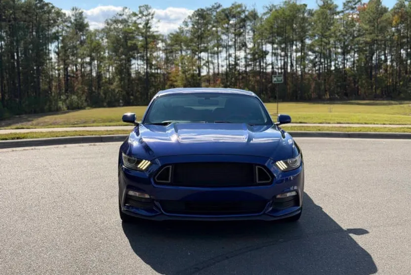 2016 Ford Mustang V6 photo 1