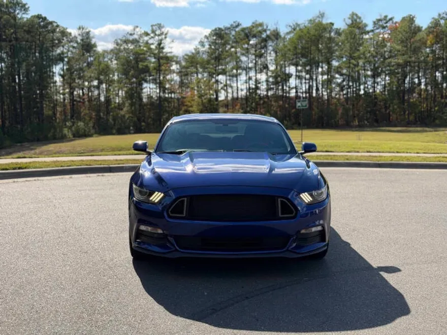 2016 Ford Mustang V6 photo 1