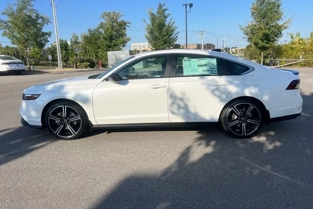 2025 Honda Accord Hybrid Sport photo 1