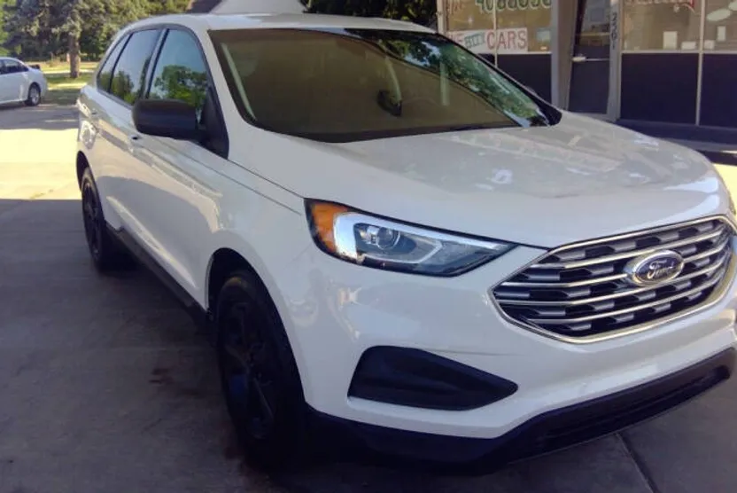 2020 Ford Edge SE photo 1