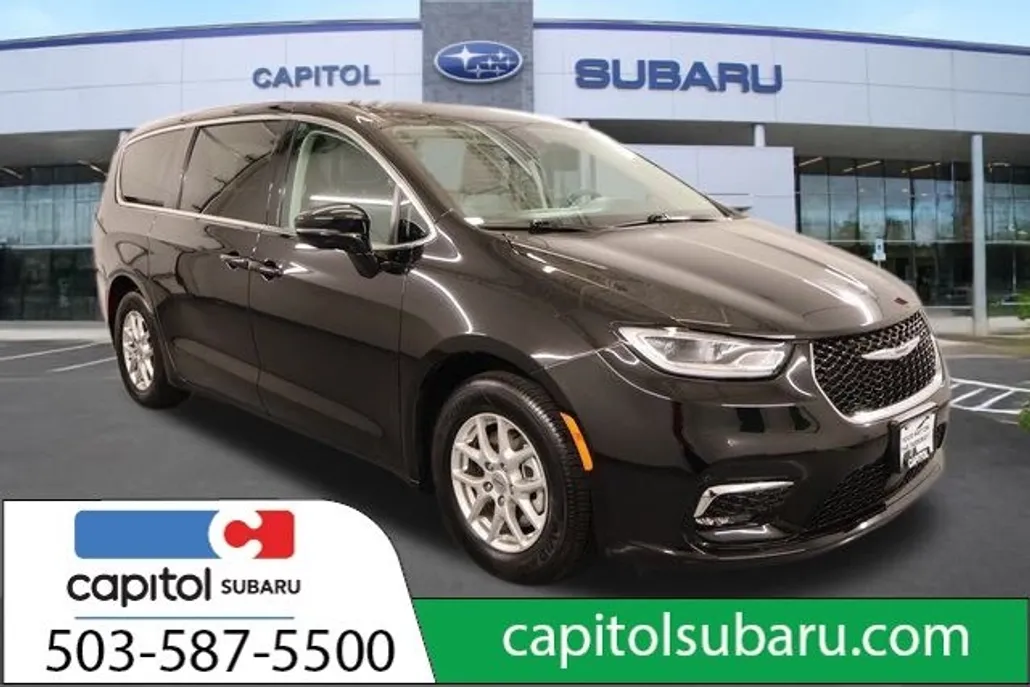 2024 Chrysler Pacifica Touring L photo 1