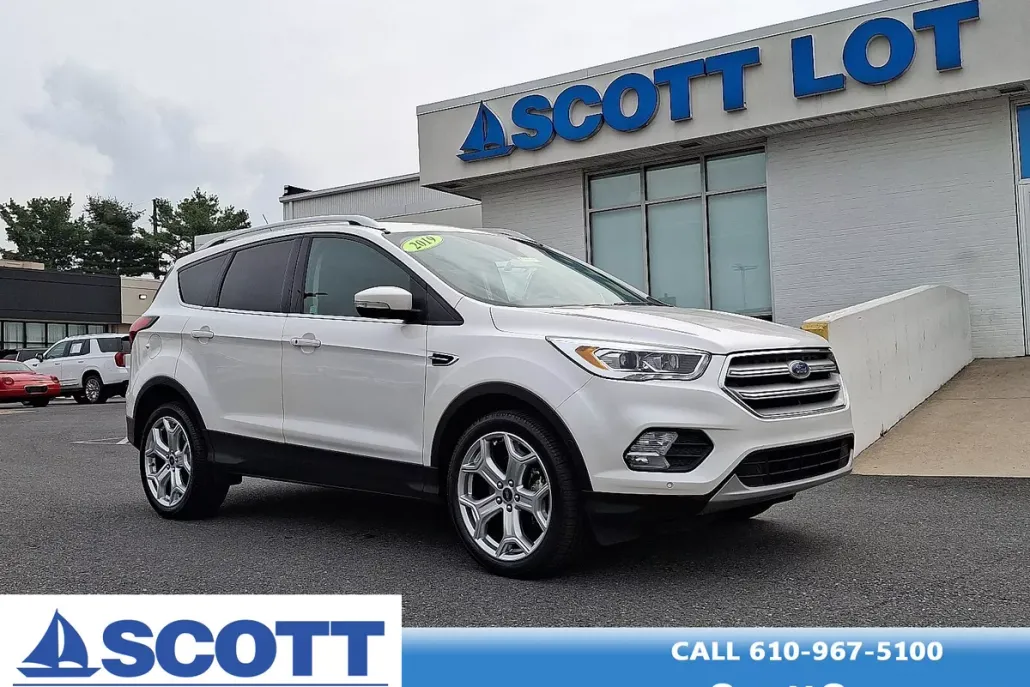 2019 Ford Escape Titanium photo 1