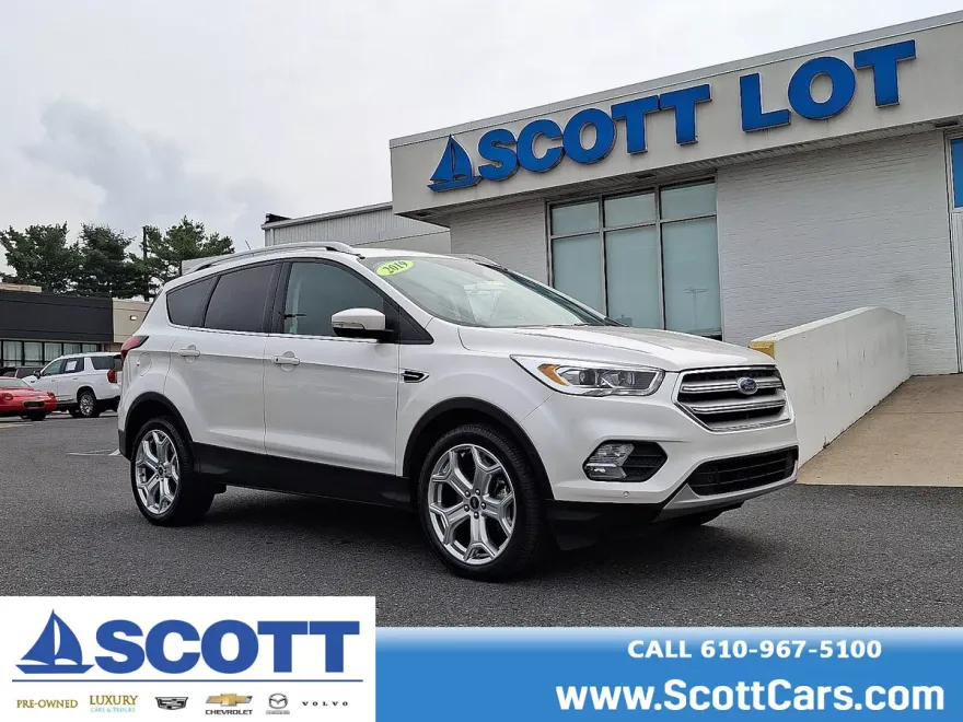 2019 Ford Escape Titanium photo 1