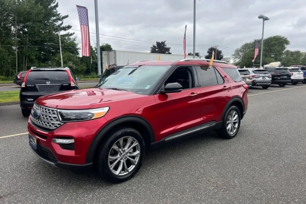 2022 Ford Explorer Limited photo 1
