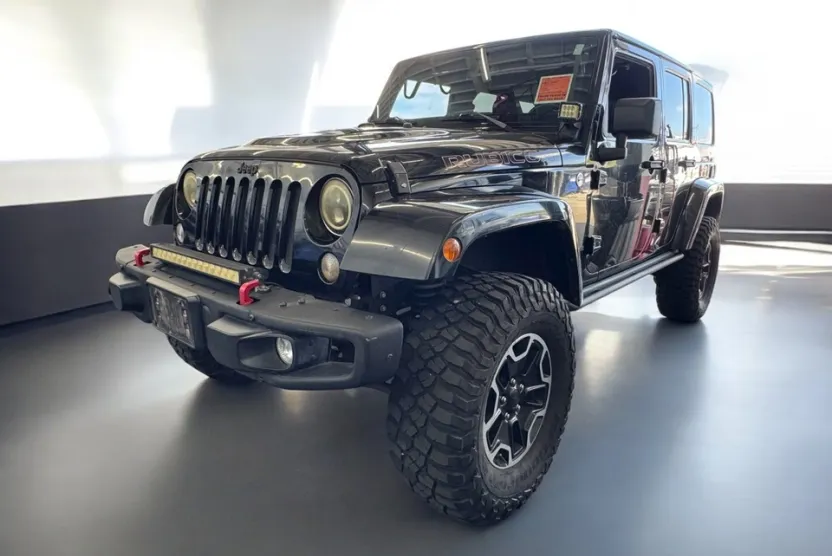 2015 Jeep Wrangler Unlimited Rubicon photo 1