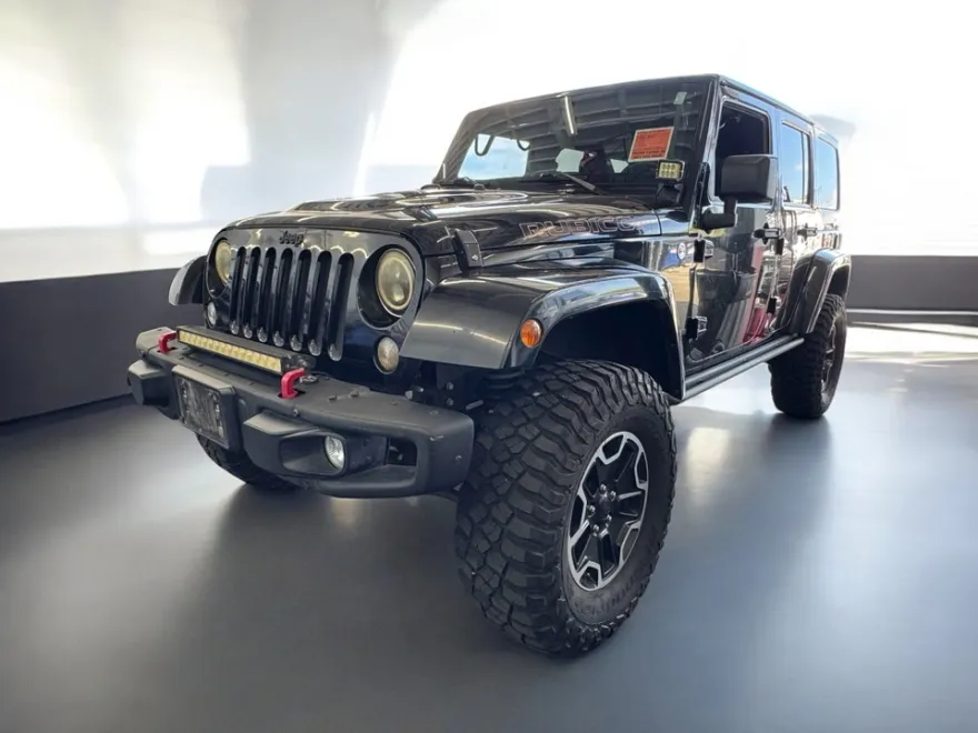 2015 Jeep Wrangler Unlimited Rubicon photo 1