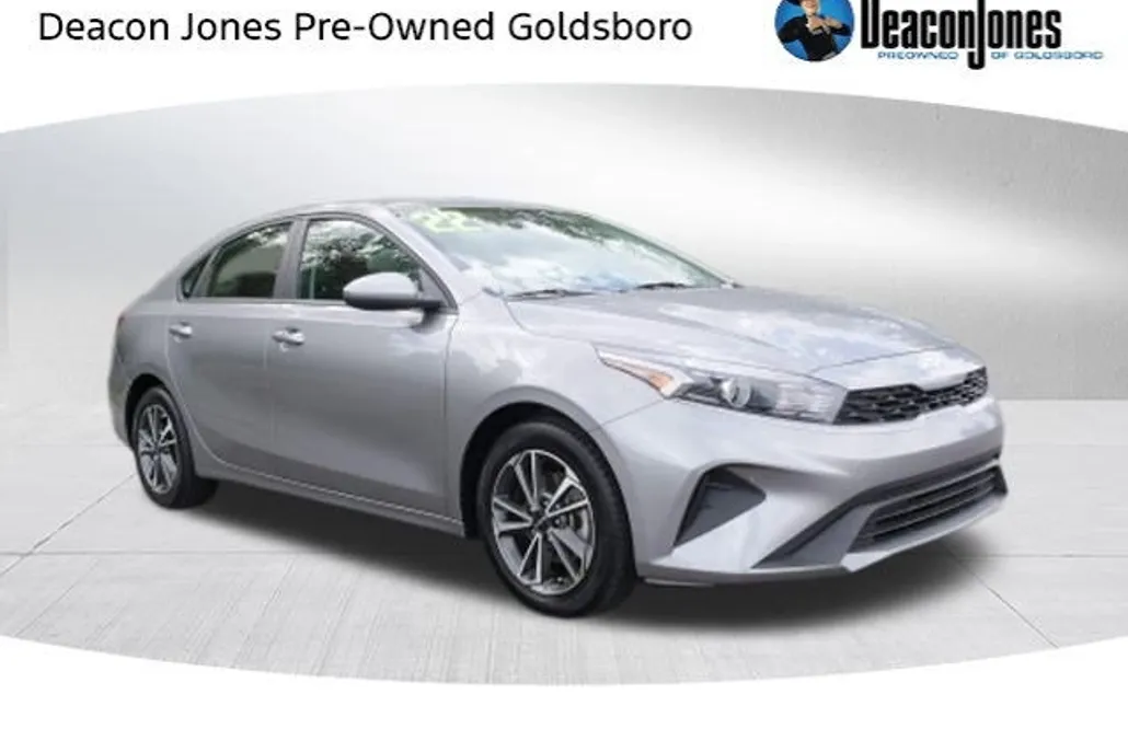 2022 Kia Forte LXS photo 1