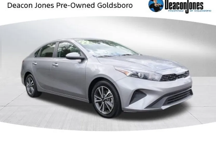 2022 Kia Forte LXS photo 1
