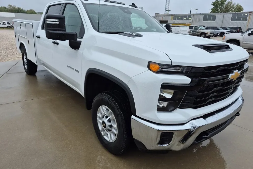 2025 Chevrolet Silverado 2500HD photo 1