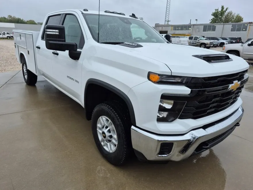 2025 Chevrolet Silverado 2500HD photo 1
