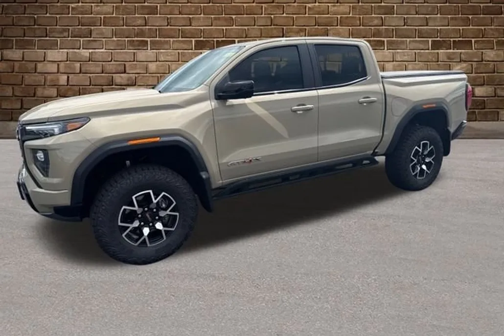 2024 Gmc Canyon AT4X photo 1
