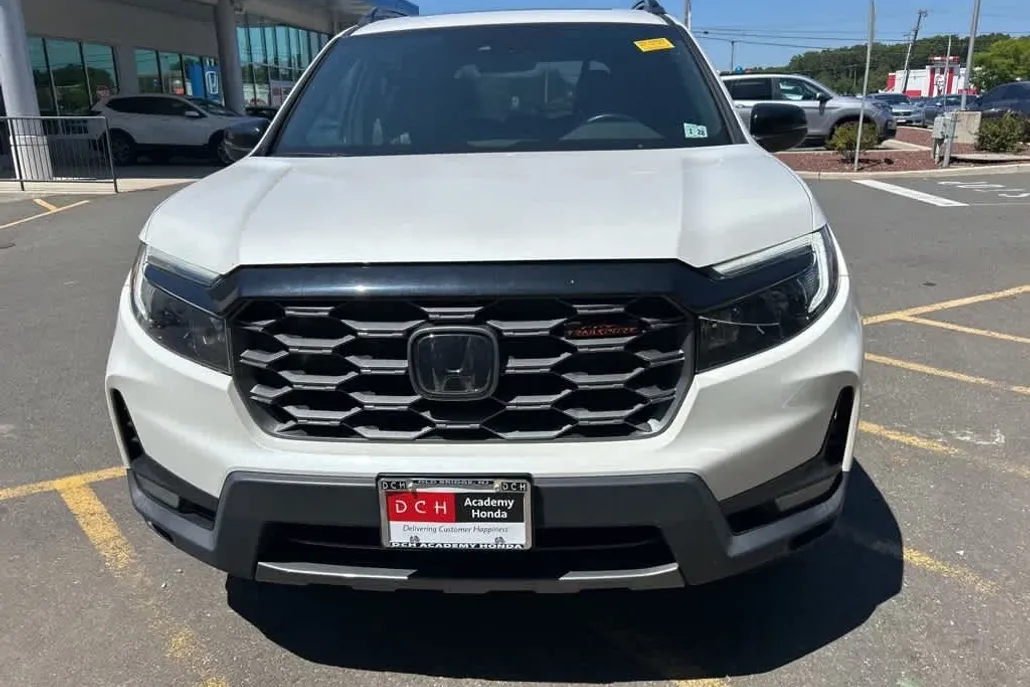 2023 Honda Passport TrailSport photo 1