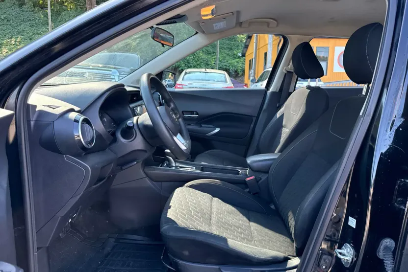 2021 Nissan Kicks SV photo 1