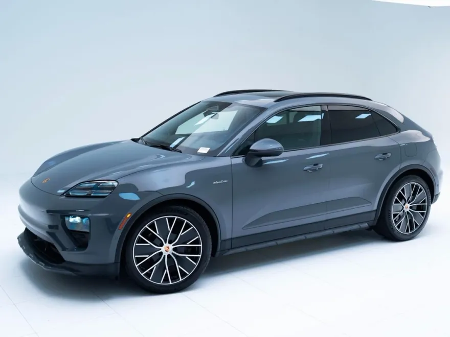 2022 Porsche Cayenne GTS photo 39