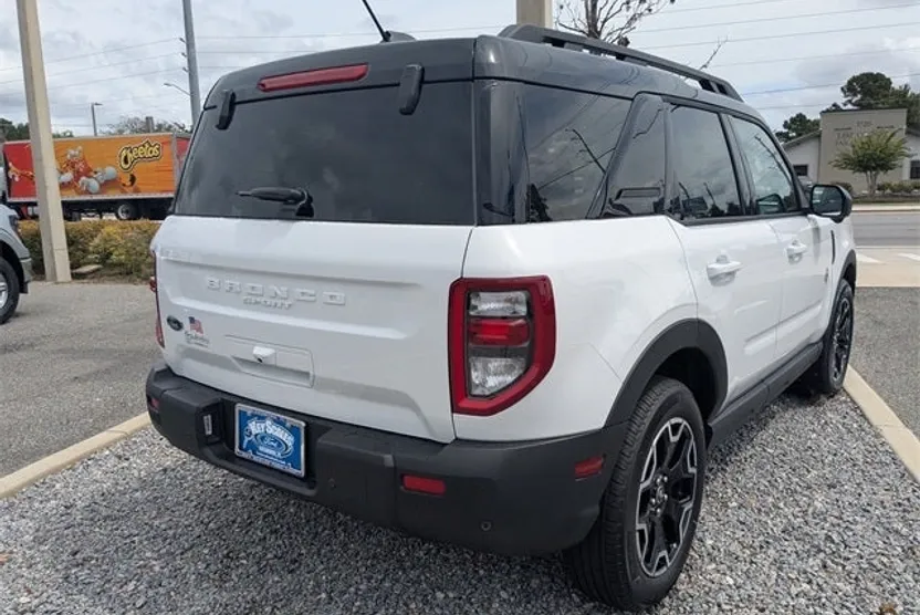 2025 Ford Bronco Sport Outer Banks photo 1