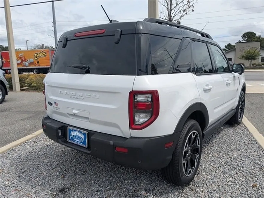 2025 Ford Bronco Sport Outer Banks photo 1