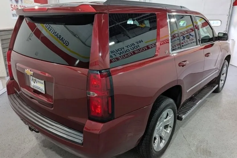 2018 Chevrolet Tahoe LT photo 1